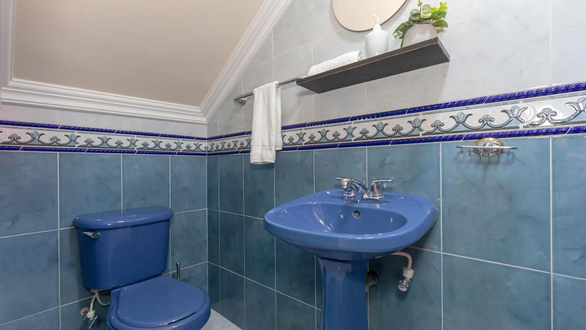 Great Family Home Near The Stadium And Beautiful Neighborhood Medellin Holiday home