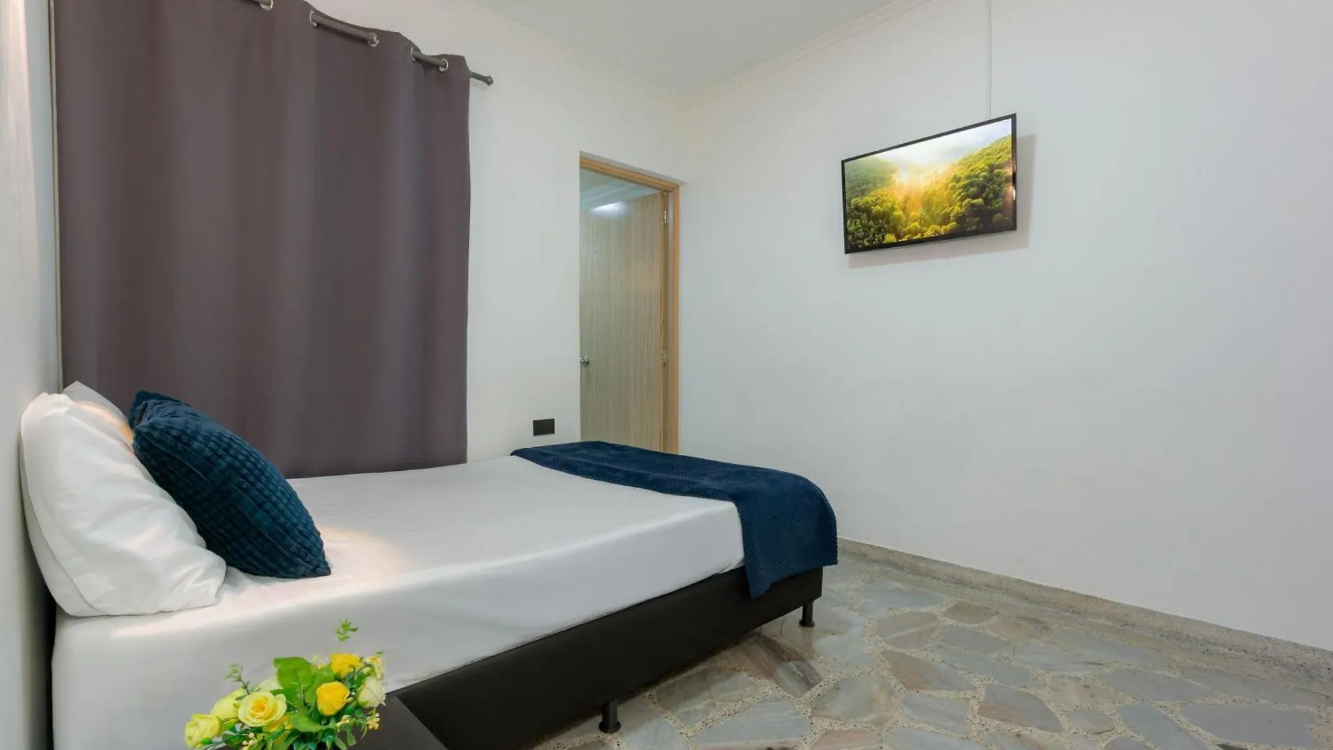 Great Family Home Near The Stadium And Beautiful Neighborhood Medellín